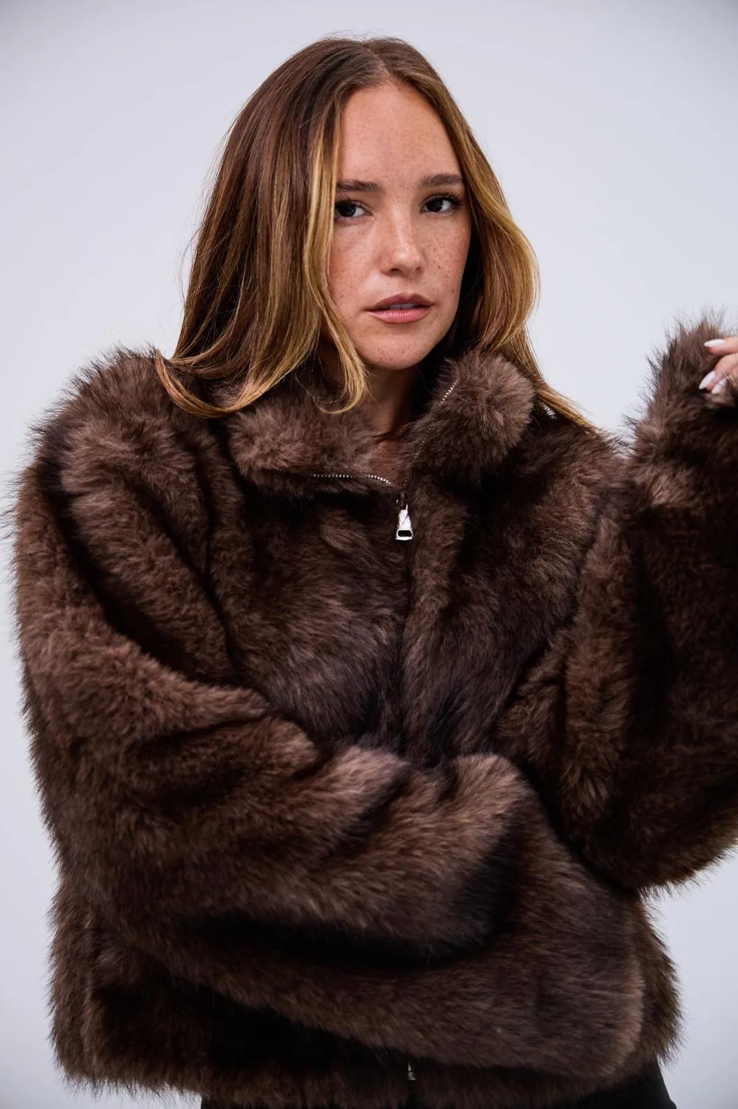 Campera Peluda Salvaje Marron L26-3347