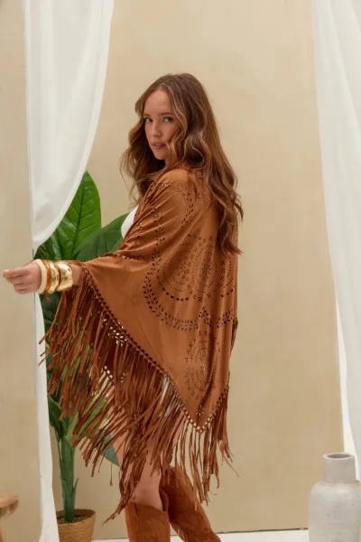 Poncho Gamuza Flecos Camel