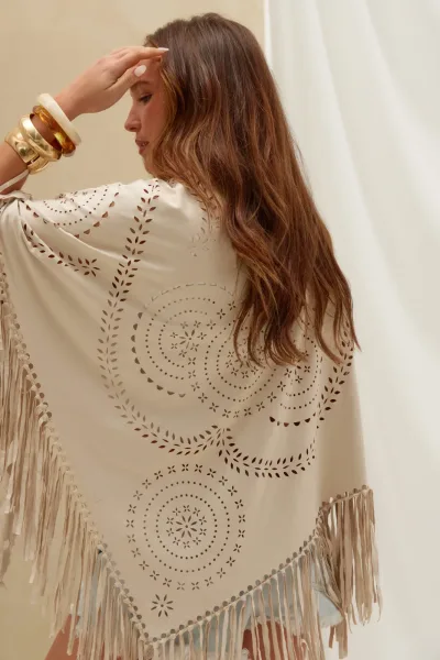 Poncho Gamuza Flecos Crudo