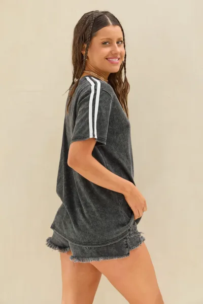Remera Acid Wash Rayas Negro