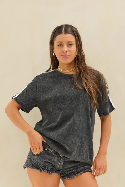 Remera Acid Wash Rayas Negro