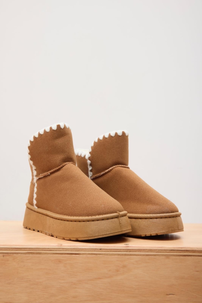 Bota Boston bordada camel - Imagen 2