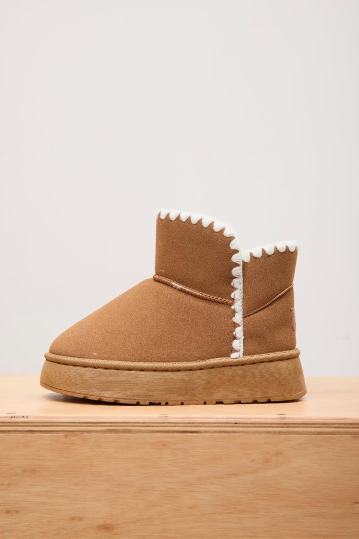 Bota Boston bordada camel - Imagen 6