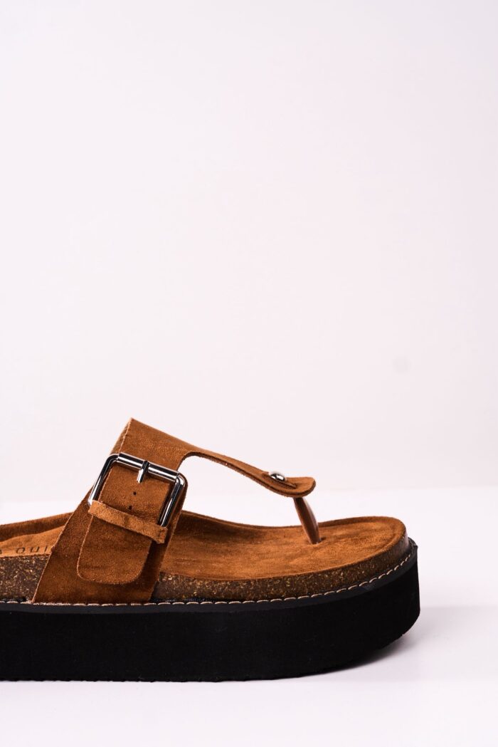 Sandalia Flatform Flip Camel - Imagen 4