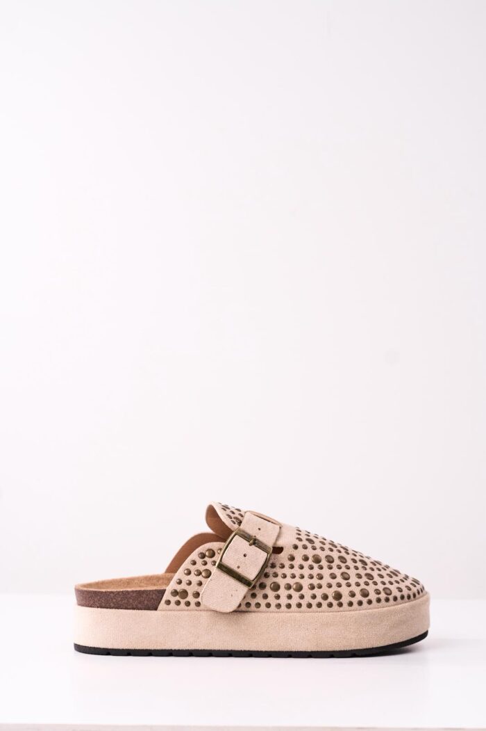 Zueco Straddy Tachas Beige