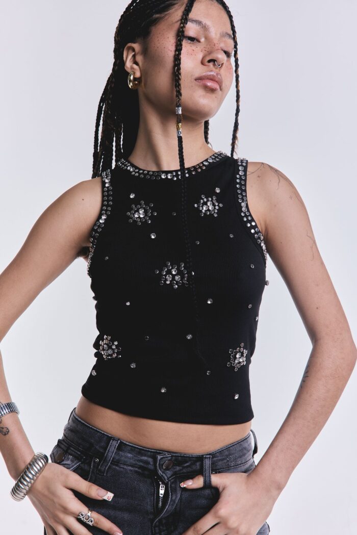 Musculosa Dripp Tachas Negro