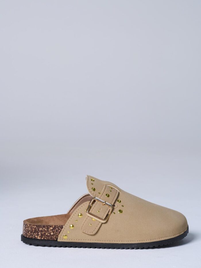 Zueco Tachas Beige  YY-02